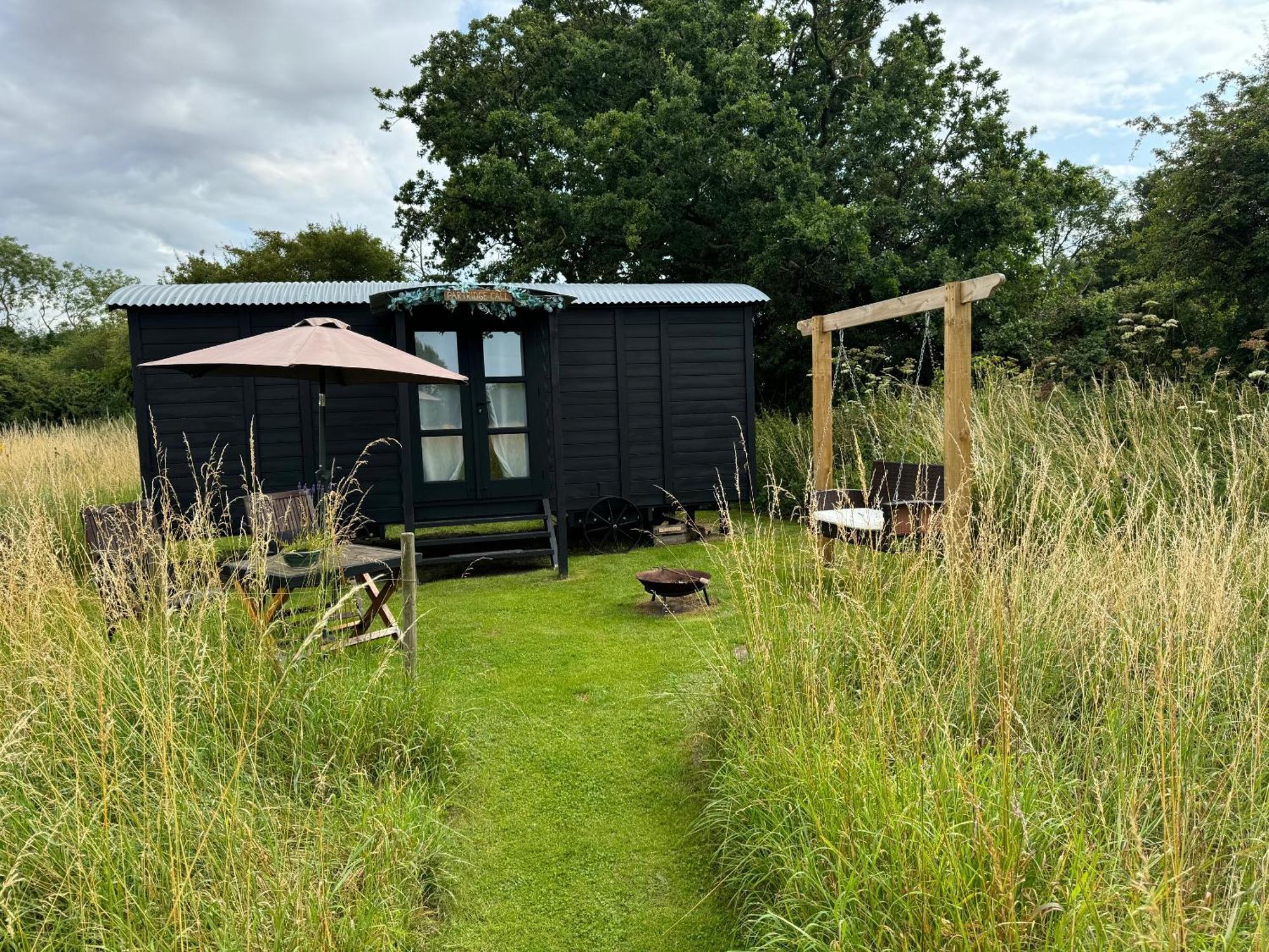 Hotel Blue Sky Huts Chediston Esterno foto